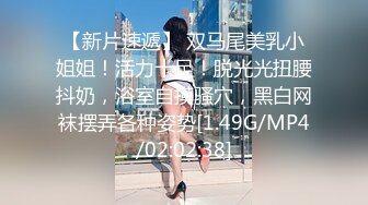 5/17最新 哺乳期的小少妇自己挤奶水喝淫荡风骚又刺激VIP1196