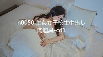 《魔手外购极品厕拍》商业城女厕全景偸拍超多少女少妇方便，逼脸同框，花臂少女尿量好足阴户微开相当诱惑，无水原档4K (13)