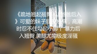 包子铺的少数民族老板娘，烧得一手好包子，也有一绝活，舔鸡巴特别会玩！