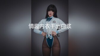 日式女友精彩3P伺候两个小哥哥，全程露脸两个鸡巴一起舔真骚啊，让小哥前插后入爆草蹂躏，乖巧听话又风骚