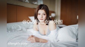   帅小伙约操长发飘飘清纯兼职美女，笑起来甜美乖巧，脱掉衣服白嫩美乳，翘起美臀69舔屌