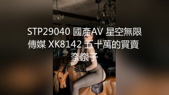 宾馆操朋友的熟女妈妈，喜欢叫老公但是有点放不开。这种熟女压在身下太爽了，骚逼里全部是水，连操她两次