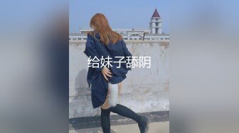   浓妆艳抹的白虎妹子和男友在酒店里解析女友的小美鲍鱼，大屌无套爆插这个搔穴