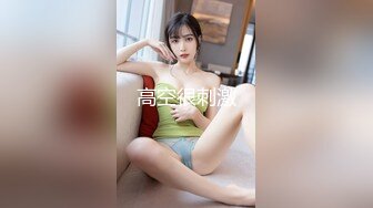  大二学舞蹈贫乳颜值美女诱惑啪啪，手伸进内衣摸奶子很听话