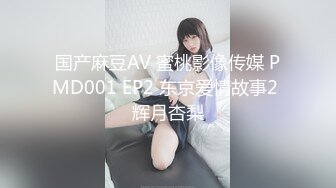 偷拍丝袜长靴妹子抽烟玩手机真惬意看完逼才知道有多黑