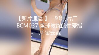 STP32474 風騷小少婦露臉用假雞巴把騷逼玩出好多淫水跟兩大哥激情3P，口交兩個大雞巴，前插後入多體位蹂躏爆草好刺激 VIP0600