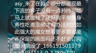 老婆嫌我鸡巴太粗，嘴巴都塞不下，硬按住头都吃不下去！