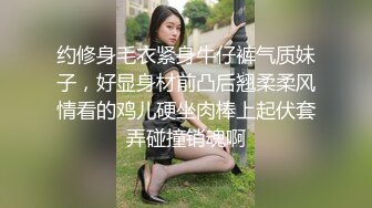 丰满的美女看的让人直流口水，掰开小穴尽情欣赏